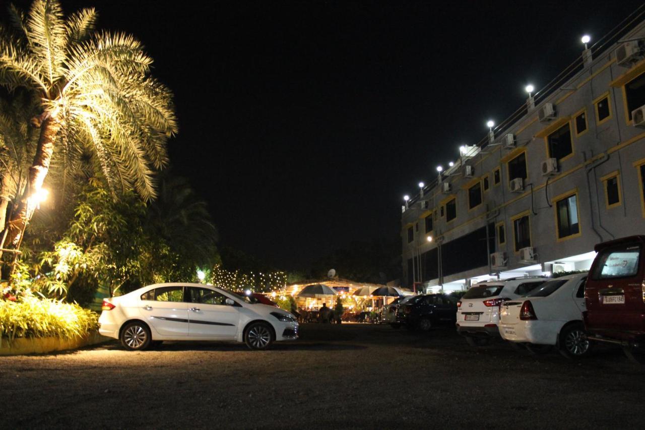 Hotel Silver Daman Buitenkant foto