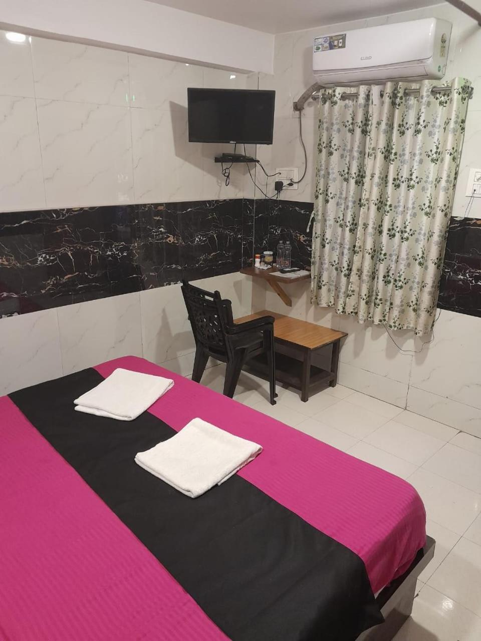 Hotel Silver Daman Buitenkant foto