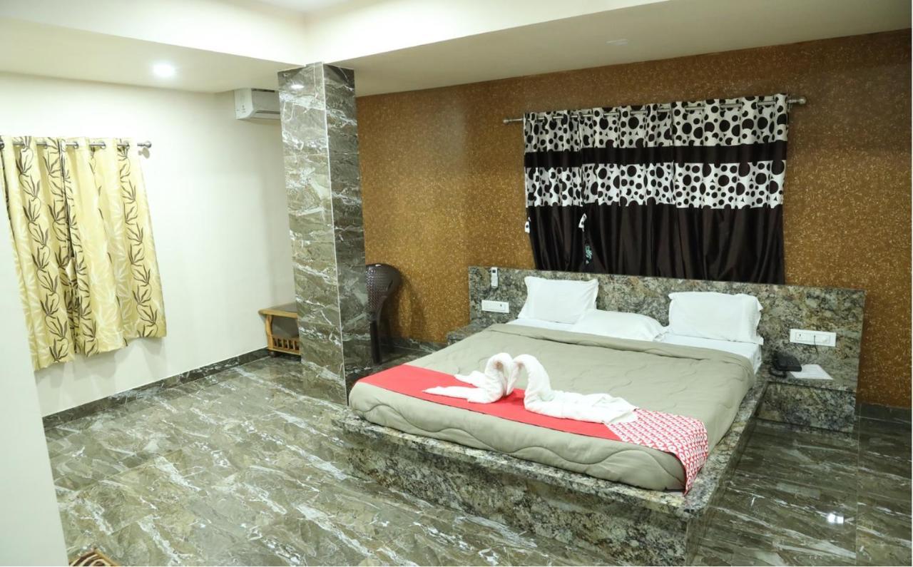 Hotel Silver Daman Buitenkant foto